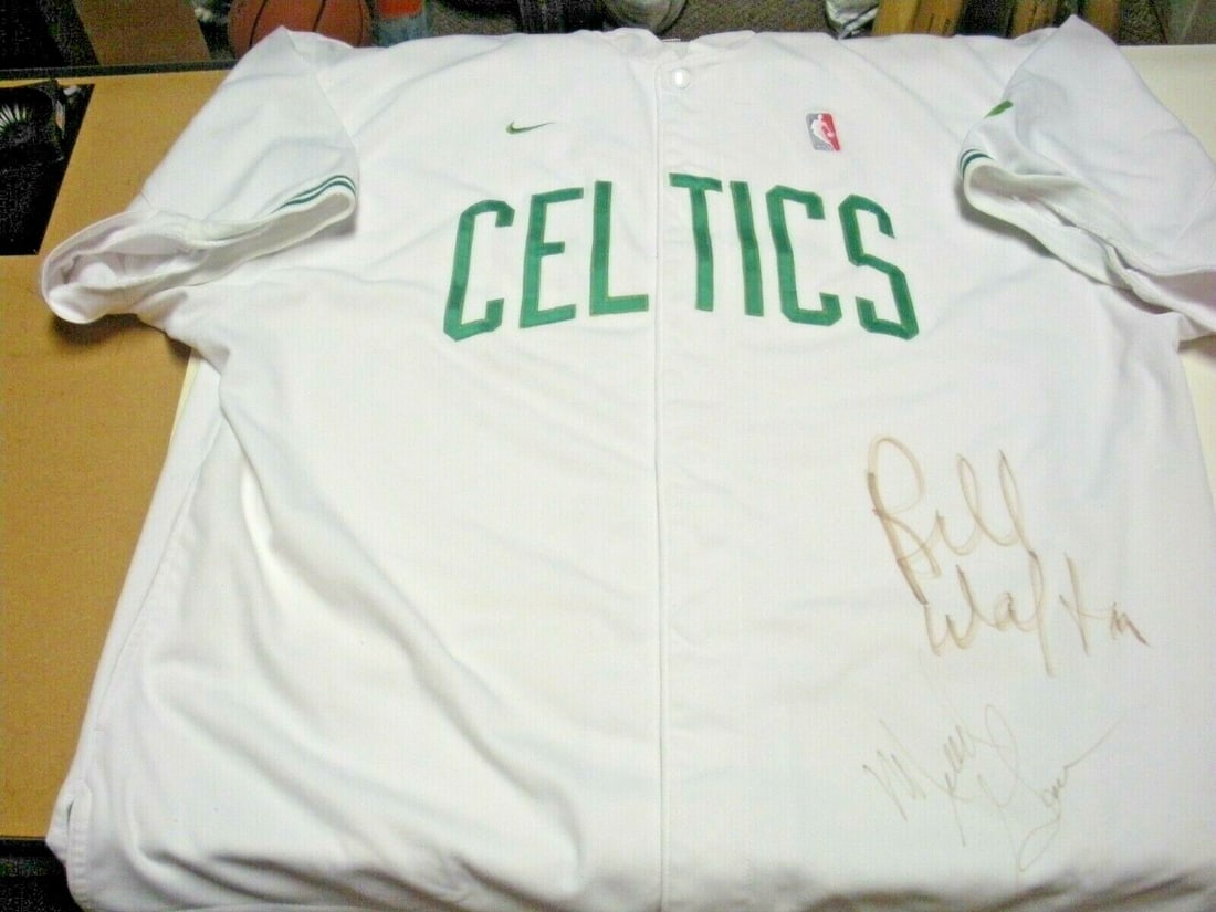 BILL WALTON BOSTON CELTICS HOF 1993 W/COA SIGNED OFFICIAL NIKE WARMUP JERSEY: BILL WALTON BOSTON CELTICS HOF 1993 W/COA SIGNED OFFICIAL NIKE WARMUP JERSEY Product: Jersey Sport: Basketball-NBA Original/Reprint: Original Pre-Owned While the lot images are representative of the i