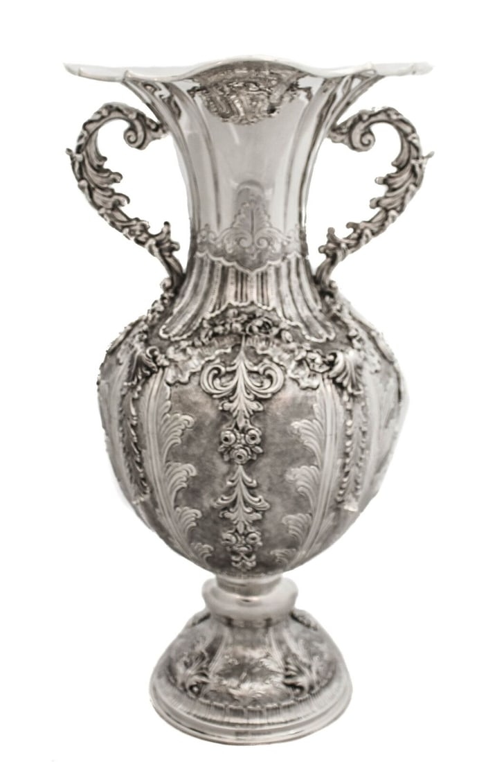 FINE 925 STERLING SILVER HANDMADE ORNATE FLOWER VASE WITH HANDLE: FINE 925 STERLING SILVER HANDMADE ORNATE FLOWER VASE WITH HANDLE Composition: Sterling Silver (.925) Maker: Made in Turkey Fine 925 Sterling Silver Flower Vase with Handles Featuring handcrafted ornat