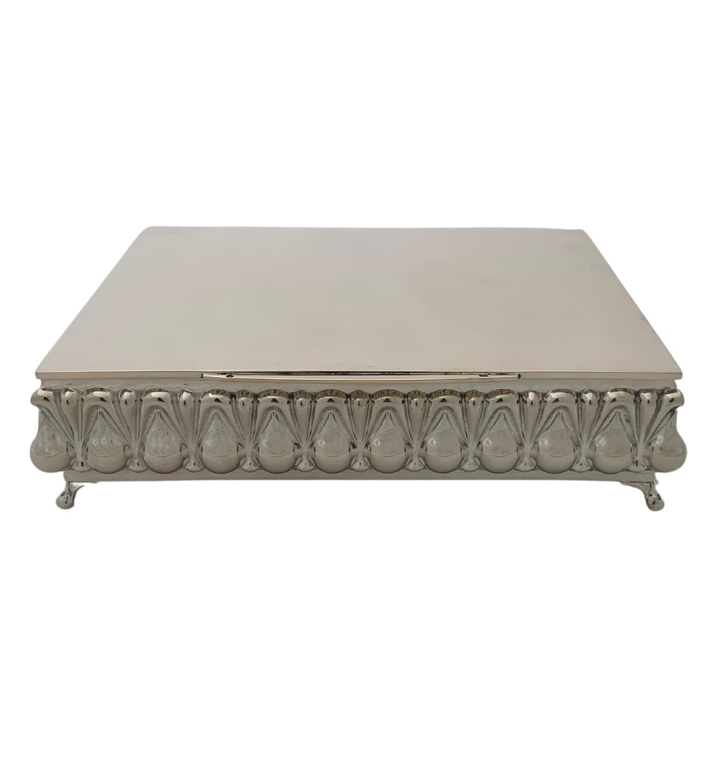 ANTIQUE 1948 FRENCH SILVER & WOODEN INTERIOR HANDMADE SHINY SLEEK JEWELRY BOX: ANTIQUE 1948 FRENCH SILVER & WOODEN INTERIOR HANDMADE SHINY SLEEK JEWELRY BOX Composition: Sterling Silver Maker: Made in Italy Antique 1948 French Silver & Wooden Interior Jewelry Box. Featuring hand