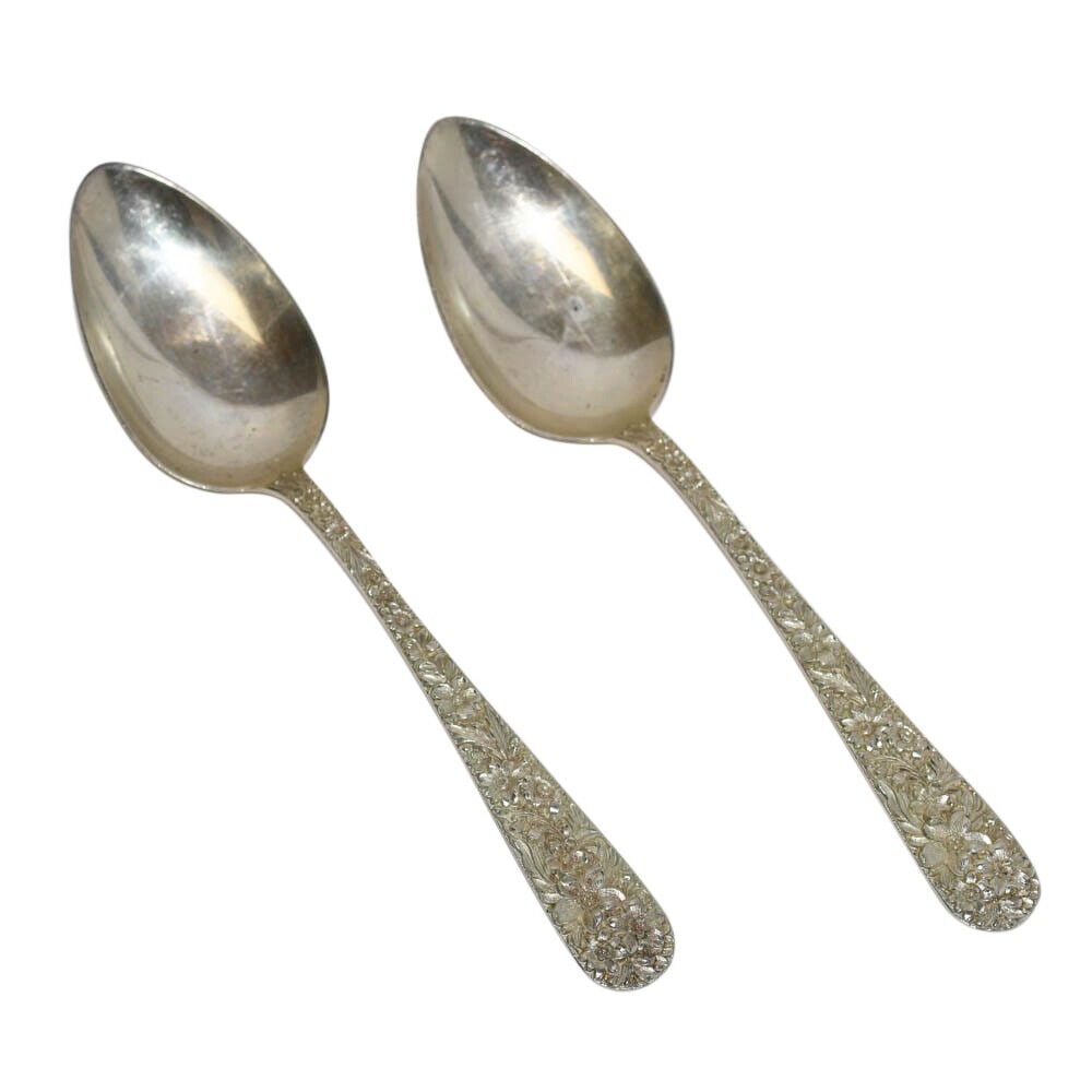Pair of 2-Repousse by Kirk Stieff Sterling Silver Serving Spoons/Tablespoons No: Pair of 2-Repousse by Kirk Stieff Sterling Silver Serving Spoons/Tablespoons No Age: 1900-1940 Pattern: Repousse Type: Flatware - Spoons Set of 2-Repousse by Kirk Stieff Medium Serving Spoon/Tablespoo