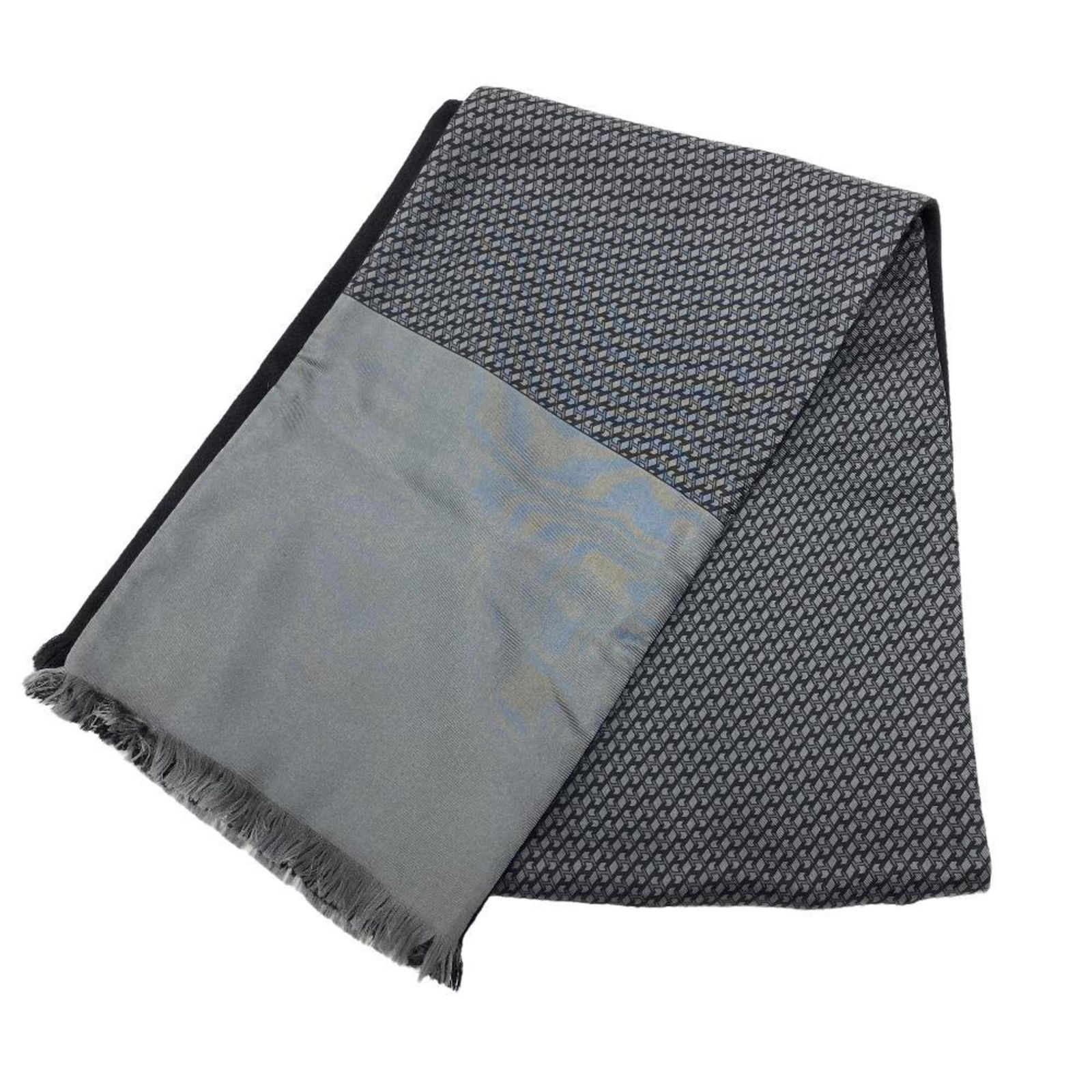 HERMES Hermes Scarf Black Unisex Z0006044: HERMES Hermes Scarf Black Unisex Z0006044 Brand: Hermes Type: Stole Gender: Women Men Color: Black Material: Silk Angora Silk: Angora: Size (LxW): 1.4m x 20.5cm / 55.11 x 8.07 Condition: Used (good) O