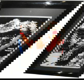 Fabricio Werdum Hand Signed Autograph 11x14 Photo Champion Belt JSA: Fabricio Werdum Hand Signed Autograph 11x14 Photo Champion Belt JSA Sport: Wrestling Product: Photo Original/Reprint: Original Player: Fabricio Werdum Autograph Authentication: James Spence (JSA) 