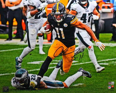 Chase Claypool Autographed Steelers Undefeated 16X20 FP Photo- Beckett W *Black: Chase Claypool Autographed Steelers Undefeated 16X20 FP Photo- Beckett W *Black Sport: Football-NFL Product: Photo Original/Reprint: Original Player: Chase Claypool Team: Pittsburgh Steelers Autograph