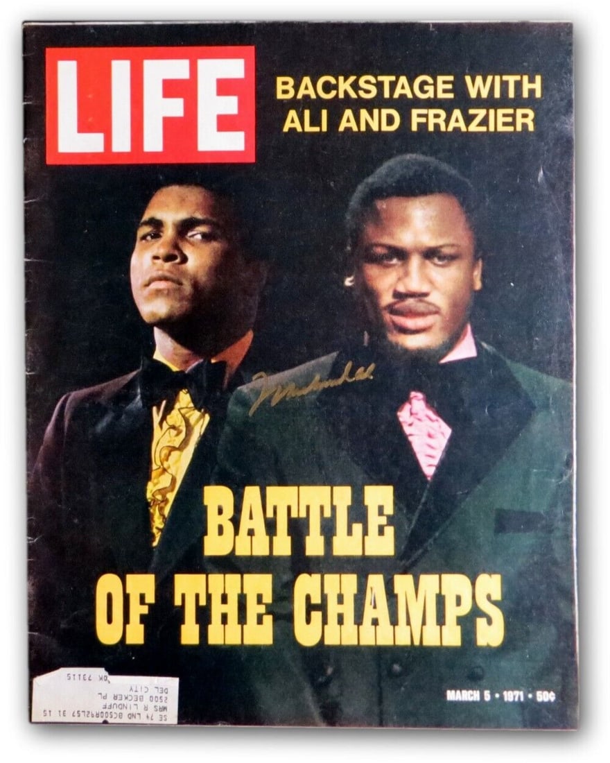 Muhammad Ali Signed Autographed LIFE Magazine 3/5/71 w/Frazier OA: Muhammad Ali Signed Autographed LIFE Magazine 3/5/71 w/Frazier OA Sport: Boxing Product: Memorabilia Original/Reprint: Original Player: Muhammad Ali Autograph Authentication: Online Authentics Pre-Own