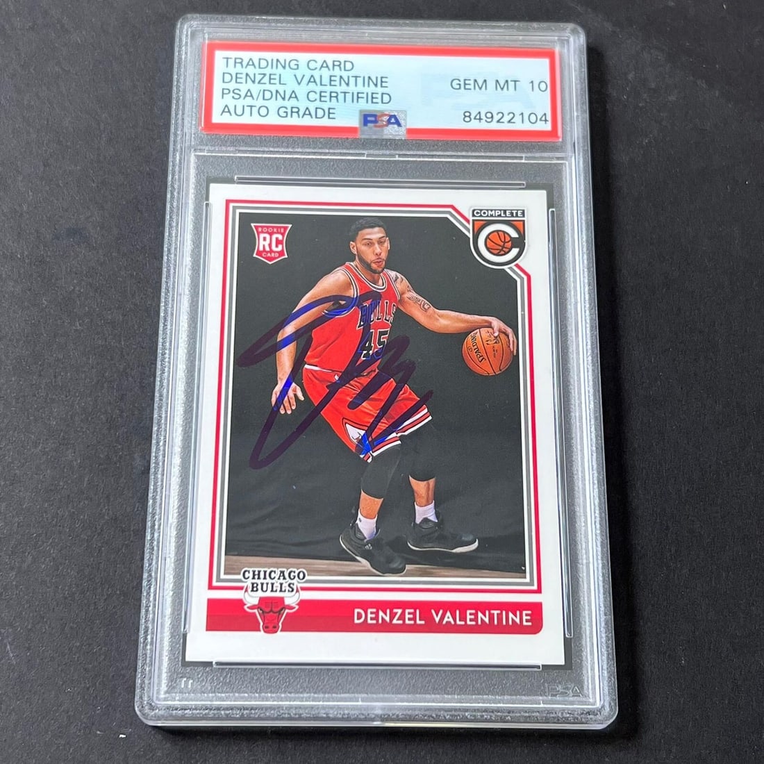 2016-17 Panini Complete #37 Denzel Valentine RC Signed Card AUTO 10 PSA Slabbed: 2016-17 Panini Complete #37 Denzel Valentine RC Signed Card AUTO 10 PSA Slabbed Pre-Owned While the lot images are representative of the item, the size, placement and strength of the signature may var