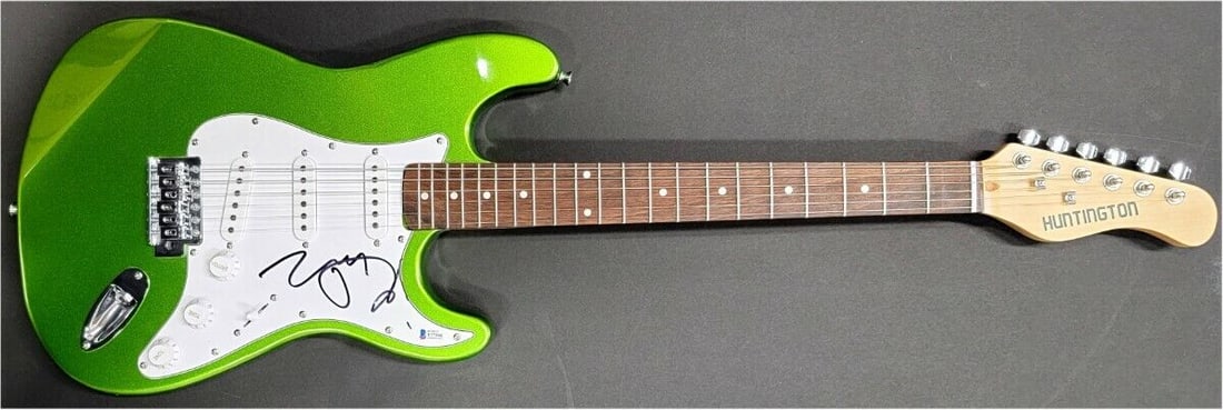 Zooey Deschanel Signed Autographed Electric Guitar She & Him New Girl BAS: Zooey Deschanel Signed Autographed Electric Guitar She & Him New Girl BAS Industry: Music Object Type: Guitar & Guitar Pick Original/Reproduction: Original Autograph Authentication: Beckett Authentica