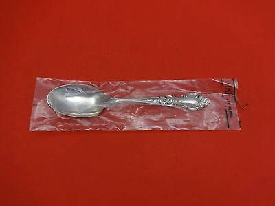 Belvedere by Lunt Sterling Silver Teaspoon 6" New Flatware: Belvedere by Lunt Sterling Silver Teaspoon 6" New Flatware Belvedere by lunt sterling silver new in factory sleeve teaspoon 6" in the pattern belvedere by lunt. It is not monogrammed and is in excelle