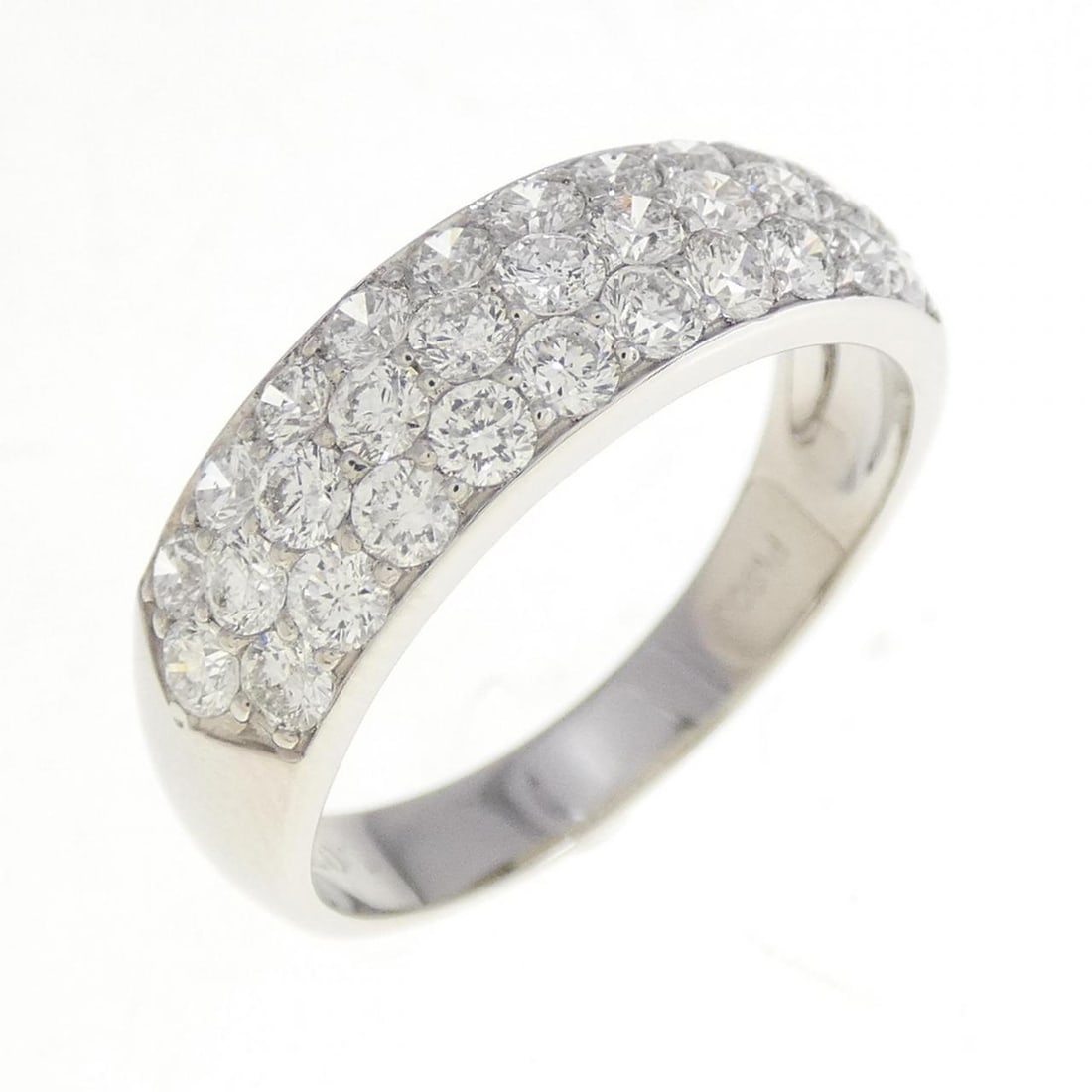 PT Diamond Ring 1.07CT: PT Diamond Ring 1.07CT Style: Ring Material: Platinum Gender: Ladies" Size: 6.5-7 (US size) Main Stone: Diamond 1.07CT Weight: approx. 4.5g Actualsize: Max W: 6.0mm Centerstone: Diamond 1.07CT Type: R