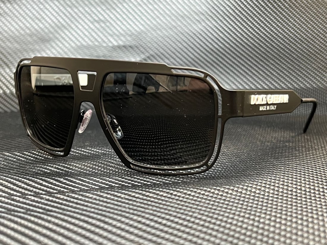 DOLCE & GABBANA DG2270 327687 Matte Black Square 57 mm Mens Sunglasses: DOLCE & GABBANA DG2270 327687 Matte Black Square 57 mm Mens Sunglasses Type: Sunglasses Frame Color: Black Style: Square New The Mynt Guarantee: All items in this auction are guaranteed to be 100% aut