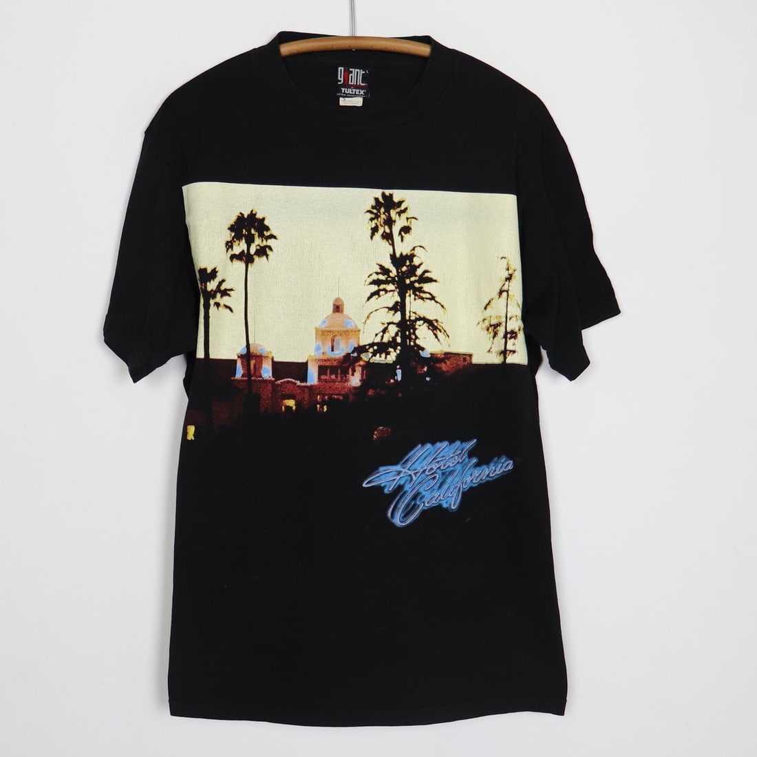 1994 Eagles Hotel California Hell Freezes Over Tour Shirt: 1994 Eagles Hotel California Hell Freezes Over Tour Shirt Original 1994 Eagles Hotel California Hell Freezes Over Tour Shirt. This is a true vintage shirt, not a modern reproduction. Sizes vary so ple