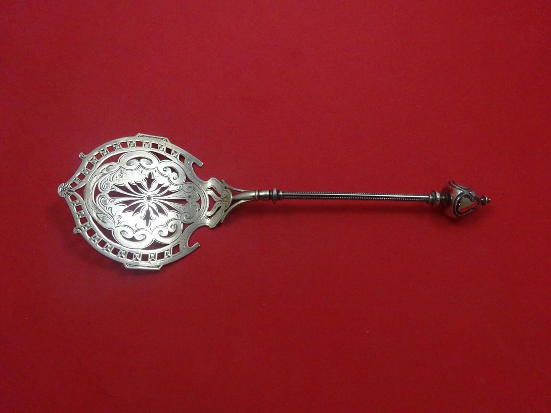 Gothic Dome by George Sharp Sterling Silver Tomato / Waffle Server 9": Gothic Dome by George Sharp Sterling Silver Tomato / Waffle Server 9" Gothic dome by george sharp sterling silver tomato / waffle server 9" in the pattern gothic dome by george sharp. It is not monogr