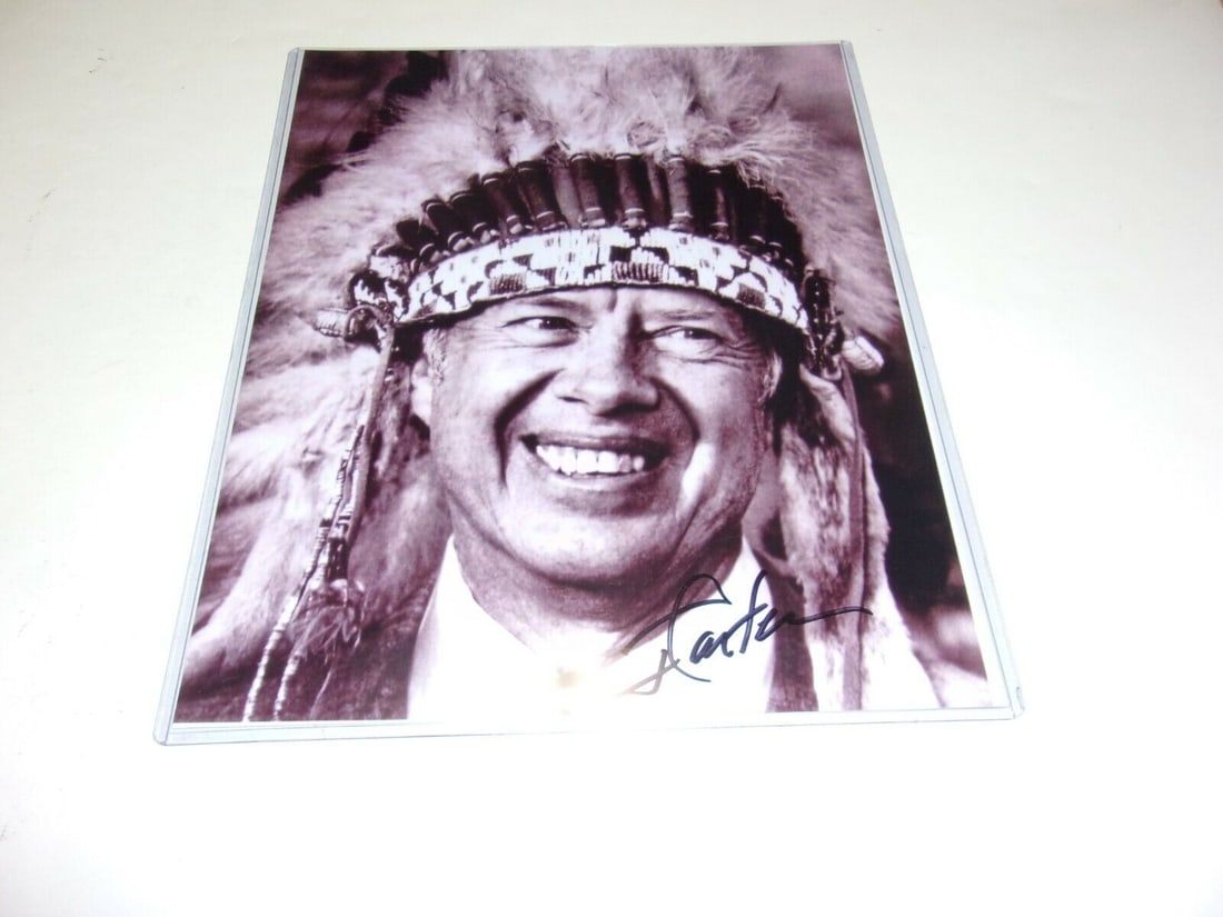 JIMMY CARTER AMERICAN PRESIDENT INDIAN HEADDRESS JSA/COA SIGNED 8X10 PHOTO: JIMMY CARTER AMERICAN PRESIDENT INDIAN HEADDRESS JSA/COA SIGNED 8X10 PHOTO Original/Reproduction: Original Object Type: Photograph Industry: Movies Pre-Owned While the lot images are representative of