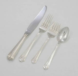Queen Mary by Amston Sterling Silver 4pc Place Setting Script Hallmark No Mono: Queen Mary by Amston Sterling Silver 4pc Place Setting Script Hallmark No Mono Composition: Sterling Silver Maker: Amston Type: Flatware-Place Settings Age: 1900-1940 Queen Mary by Amston Sterling