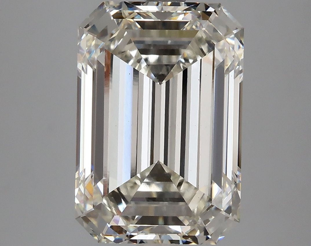Ideal Loose Diamond - Emerald 6.06ct H VS1: Ideal Loose Diamond - Emerald 6.06ct H VS1 Ideal Cut: Yes Source: This is a real non-mined Diamond that has been grown in a lab Shape: Emerald Carats: 6.06 Color: H Clarity: VS1 Ratio: 1.4624 Polish: 