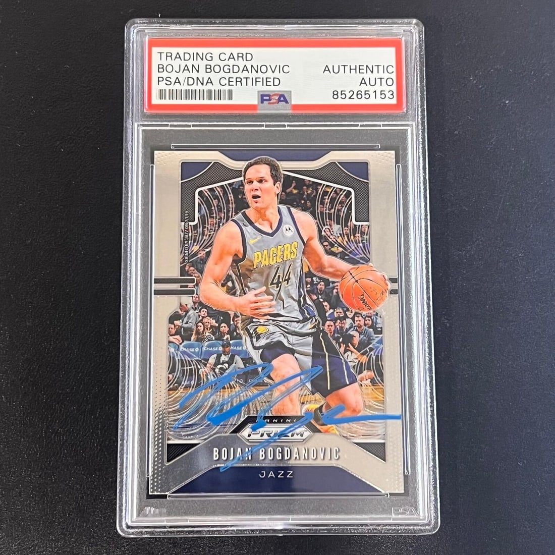 2019-20 Panini Prizm #218 Bojan Bogdanovic Signed Card AUTO PSA Slabbed Jazz: 2019-20 Panini Prizm #218 Bojan Bogdanovic Signed Card AUTO PSA Slabbed Jazz Pre-Owned While the lot images are representative of the item, the size, placement and strength of the signature may vary.
