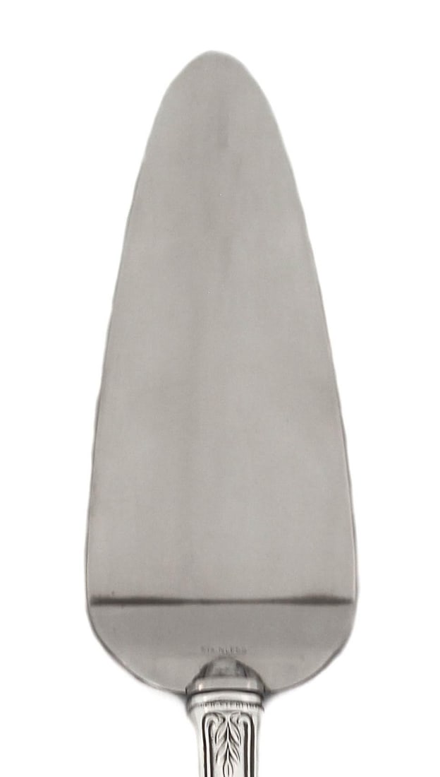 Sterling Silver Pie Server by Wallace Silversmiths 1950s 9in: Sterling Silver Pie Server Creator: Wallace Silversmiths (Manufacturer) Dimensions: Height: 9 in (22.86 cm)Width: 3 in (7.62 cm)Depth: 1 in (2.54 cm) Materials and Techniques: Sterling Silver Place of