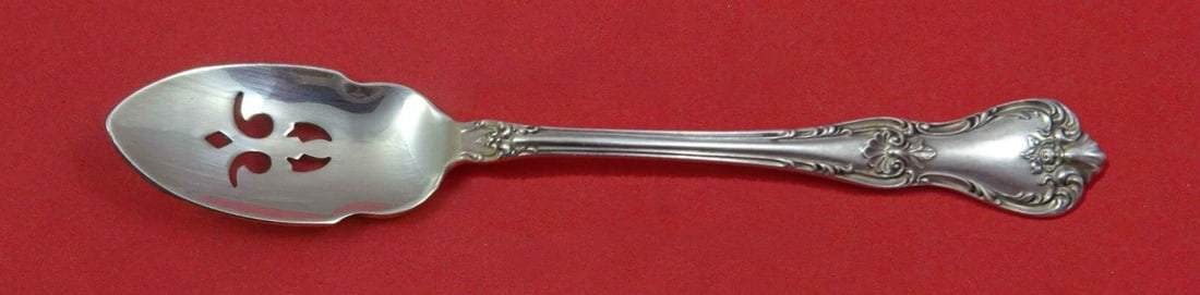 Memory Lane by Lunt Sterling Silver Olive Spoon Pierced 5 3/4in Custom Made: Memory Lane by Lunt Sterling Silver Olive Spoon Pierced 5 3/4" Custom Made Seller Notes: "Excellent" Pattern: Memory Lane Brand: Lunt Type: Spoon Age: Post-1940 Composition: Sterling Silver Maker: Lun