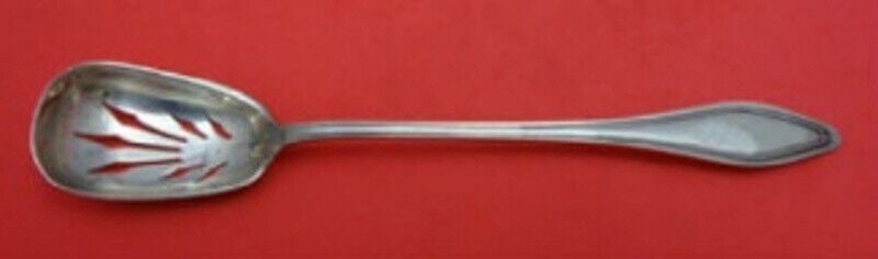 Mary Chilton by Towle Sterling Silver Olive Spoon 6 3/8 inches Antique Original: Mary Chilton by Towle Sterling Silver Olive Spoon Original 6 3/8" Antique Seller Notes: "Excellent condition" Composition: Sterling Silver Maker: Towle Pattern: Mary Chilton Brand: Towle Age: 1900-194