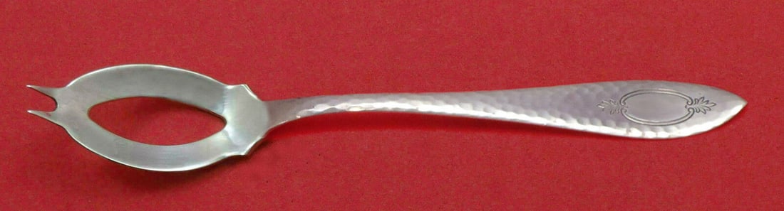 Stuyvesant Sterling Silver Olive Spoon 5 3/4in Custom Made by International: Stuyvesant by International Sterling Silver Olive Spoon Ideal 5 3/4" Custom Made Pattern: Stuyvesant Brand: International Type: Serving Spoon Age: Post-1940 Composition: Sterling Silver Maker: Interna