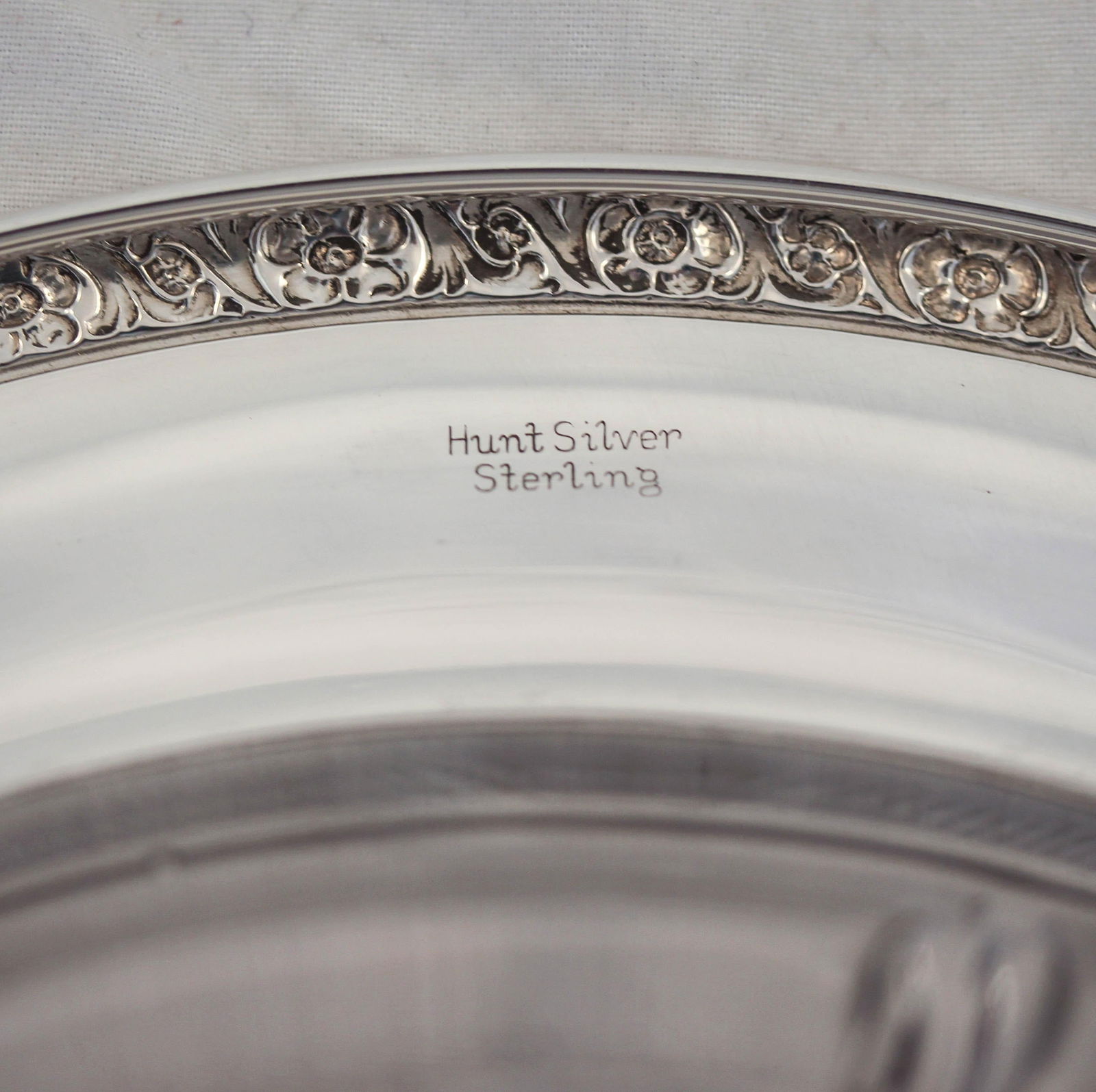 Pair of Sterling and Crystal Sectionals by W.B. Hunt 10in Diameter 1930s: Pair of Sterling and Crystal Sectionals Creator: W. B. Hunt (Manufacturer) Dimensions: Height: 2 in (5.08 cm)Diameter: 10 in (25.4 cm) Sold As: Set of 2 Materials and Techniques: Crystal Sterling Silv