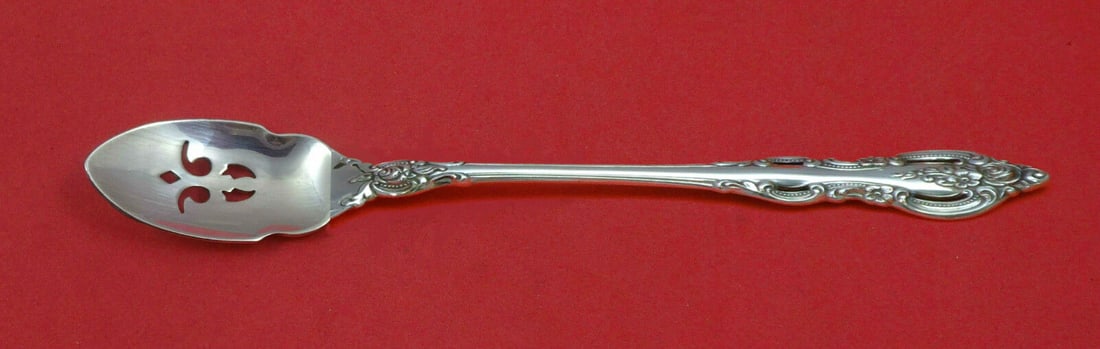 El Grandee Towle Sterling Silver Olive Spoon Pierced Long 8in Custom Made: El Grandee by Towle Sterling Silver Olive Spoon Pierced Long 8" Custom Made Type: Serving Spoon Brand: Towle Composition: Sterling Silver Maker: Towle Pattern: El Grandee Age: Post-1940 Featured Refin