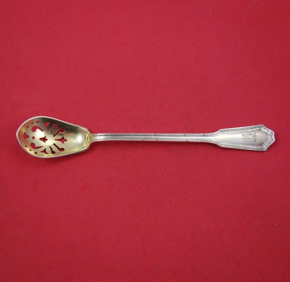 Roanoke by Gorham Sterling Silver Olive Spoon Gold Washed Original 5 3/4 inches: Roanoke by Gorham Sterling Silver Olive Spoon Gold Washed Original 5 3/4" Seller Notes: "Excellent condition" Brand: Gorham Pattern: Roanoke Composition: Sterling Silver Type: Serving Spoon Maker: Gor