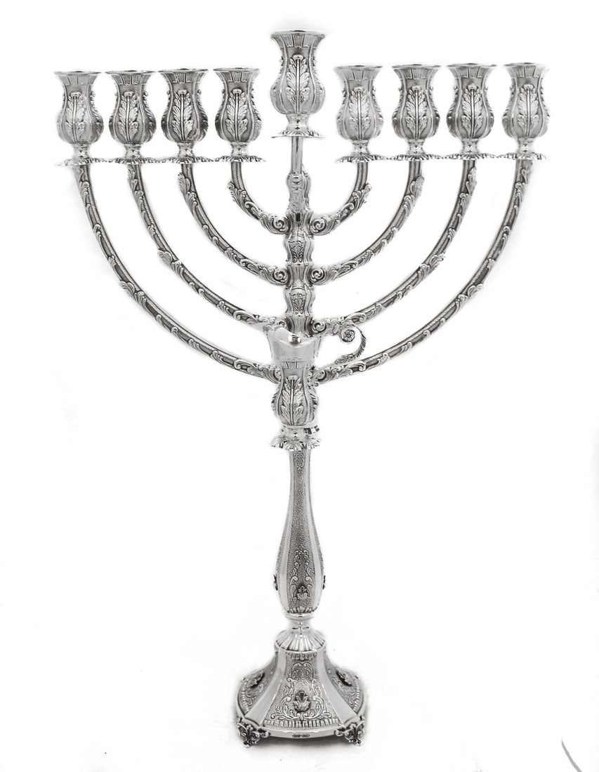 925 Sterling Silver Handmade Chased Leaf Matte Shiny Chanukah Menorah: 925 STERLING SILVE HANDMADE CHASED LEAF APPLIQUE MATTE & SHINY CHANUKAH MENORAH Fine 925 Sterling Silver Hanukah Chanukah Menorah. Featuring handmade chased leaf applique ornate design matte & shiny f