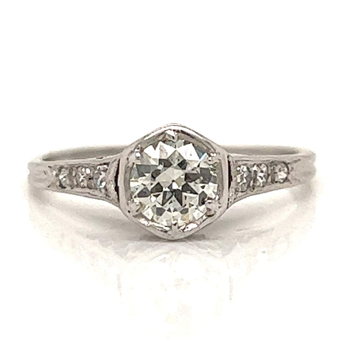 Art Deco Platinum Diamond Ring 0.65 Ct VVS-VS Clarity Size 6.75: Art Deco Platinum 0.65 Ct. Diamond Ring Stone Type: Diamonds Metal Type: Platinum Other: Vintage Appraisal Price: $4000 Comments: Art Deco Platinum 0.65 Ct. Diamond Ring Weighing 2.5 grams Set with an