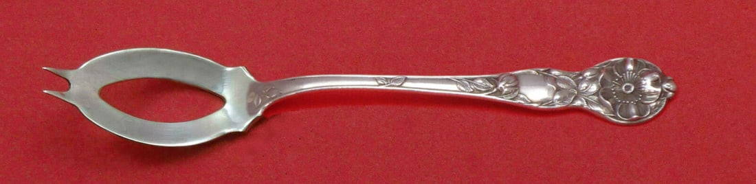 Wild Rose By Watson Sterling Silver Olive Spoon 5 3/8 inches Custom Made: Wild Rose by Watson Sterling Silver Olive Spoon Ideal 5 3/8" Custom Made Pattern: Wild Rose Brand: Watson Type: Serving Spoon Age: Post-1940 Composition: Sterling Silver Maker: Watson Wild rose by wat
