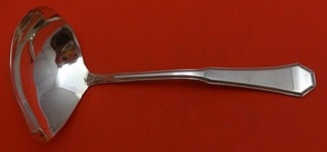 American Federal Reed and Barton Sterling Silver Gravy Ladle with Spout 6 3/8in: American Federal by Reed and Barton Sterling Silver Gravy Ladle w/Spout 6 3/8" Type: Ladle Age: Post-1940 Brand: Reed & Barton Composition: Sterling Silver Featured Refinements: Reed and Barton Sterli