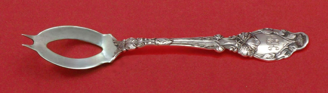 Virginiana By Gorham Sterling Silver Olive Spoon 5 3/4 inches Custom Made: Virginiana by Gorham Sterling Silver Olive Spoon Ideal 5 3/4" Custom Made Pattern: Virginiana Brand: Gorham Type: Serving Spoon Age: Post-1940 Composition: Sterling Silver Maker: Gorham Virginiana by