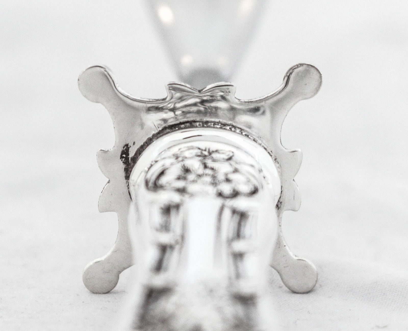 Sterling Silver Carving Set by Wallace Silversmiths: This exquisite Sterling Silver Carving Set, crafted by Wallace Silversmiths in 1907, is a stunning example of early 20th-century American craftsmanship. The set features a beautiful sterling silver fi