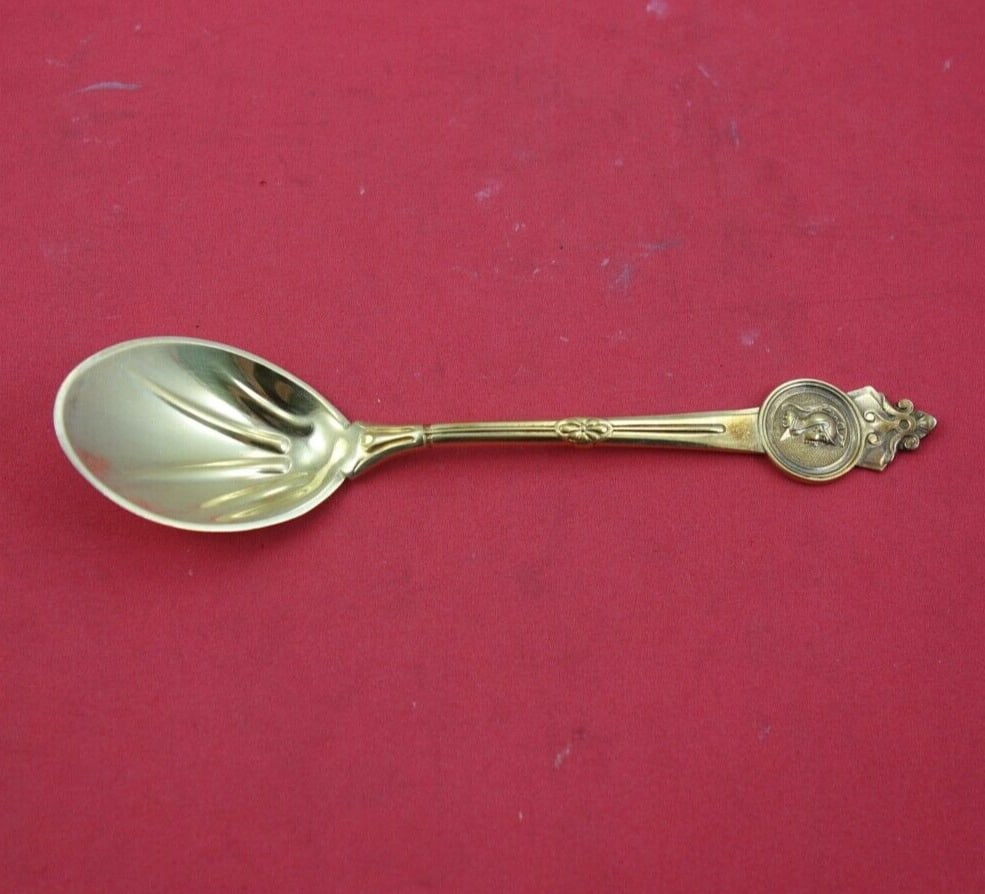 Gorham Medallion Sterling Silver Ice Cream Spoon Vermeil 5.75in Antique: Gorham Medallion Sterling Silver Ice Cream Spoon Vermeil 5.75in Antique This antique Gorham Medallion ice cream spoon is crafted from sterling silver with a vermeil finish. Measuring 5.75 inches, it f