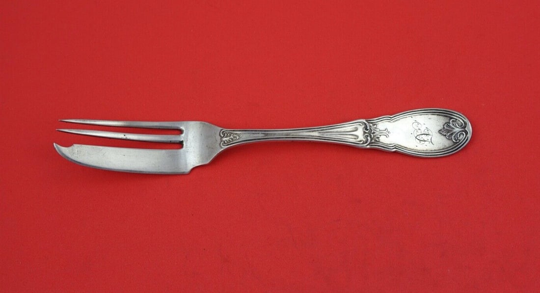 James Watt 1850 Coin Silver Pie Fork 3-Tine Fancy Leaf Motif 7in: James Watt 1850 Coin Silver Pie Fork 3-Tine Fancy Leaf Motif 7in This exquisite 3-tine pie fork by James Watt, crafted in 1850, features a beautiful fancy leaf motif. Made of coin silver, it is monogr