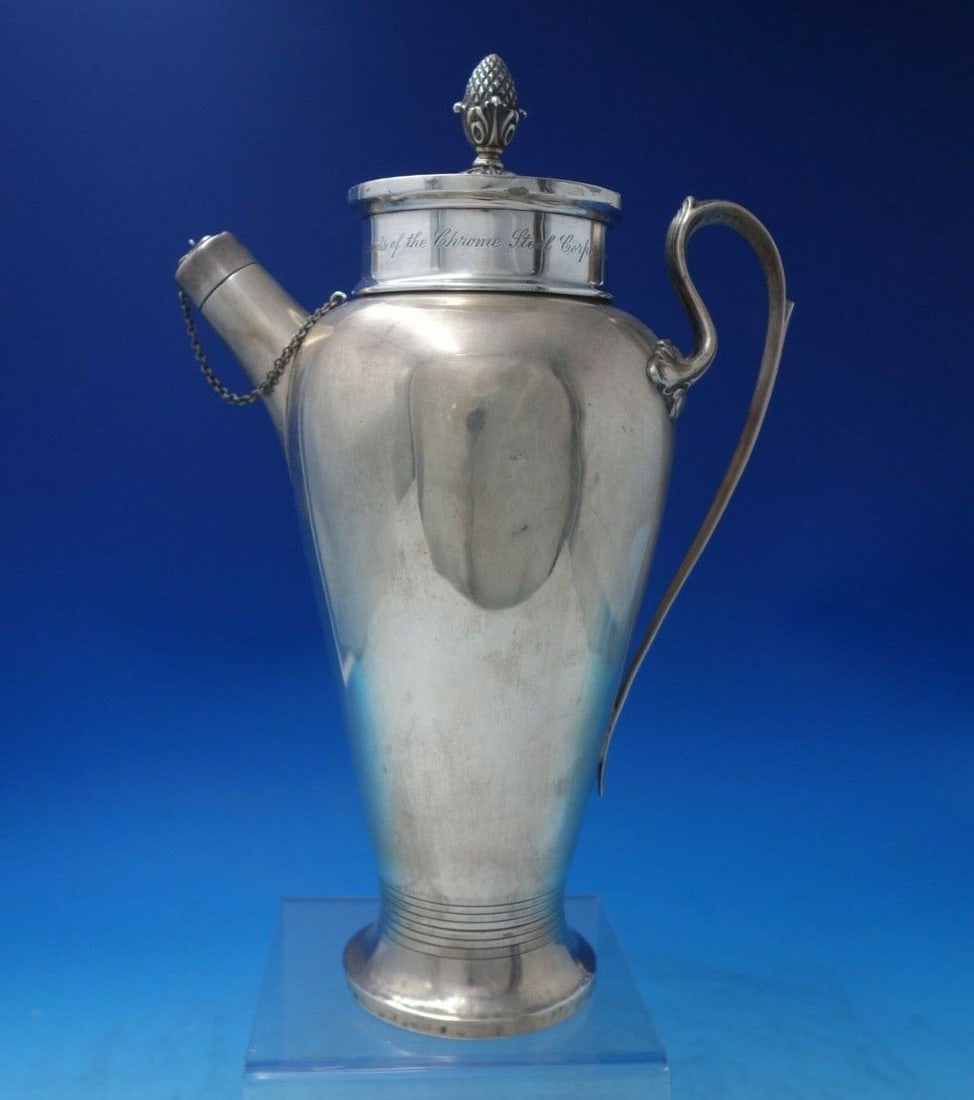 Redlich and Co Sterling Silver Martini Shaker Deco Style 8815 Acorn Finial 11.25in 23.2oz: Redlich and Co Sterling Silver Martini Shaker Deco Style 8815 Acorn Finial 11.25in 23.2oz This exquisite Redlich and Co sterling silver martini shaker from the Deco era features a charming acorn finia
