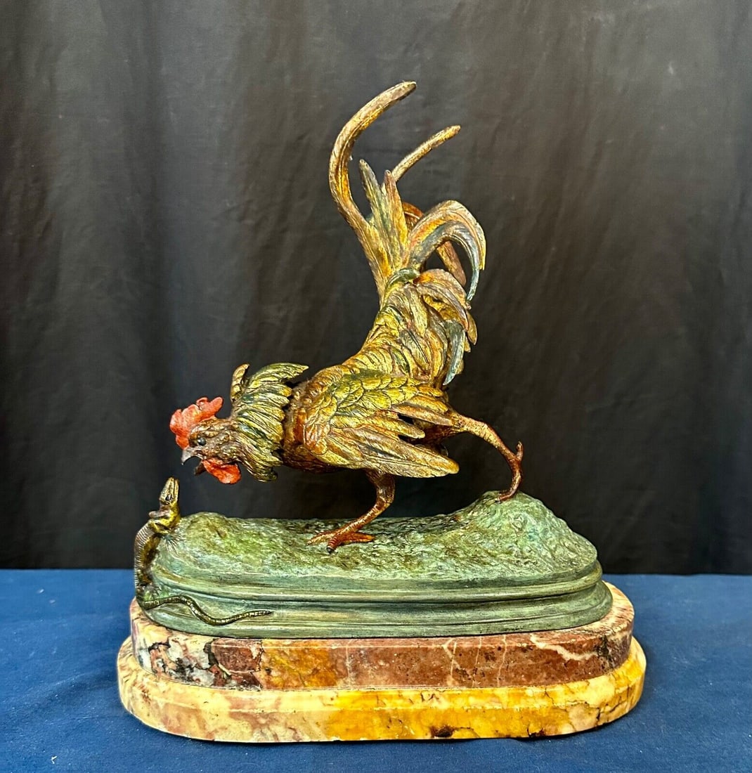 Vienna Bronze Rooster Sculpture on Marble Base: Vienna Bronze Rooster Sculpture on Marble Base This vintage early 20th century handmade cold painted Austrian bronze sculpture features a detailed rooster and lizard. The large bronze bird showcases p
