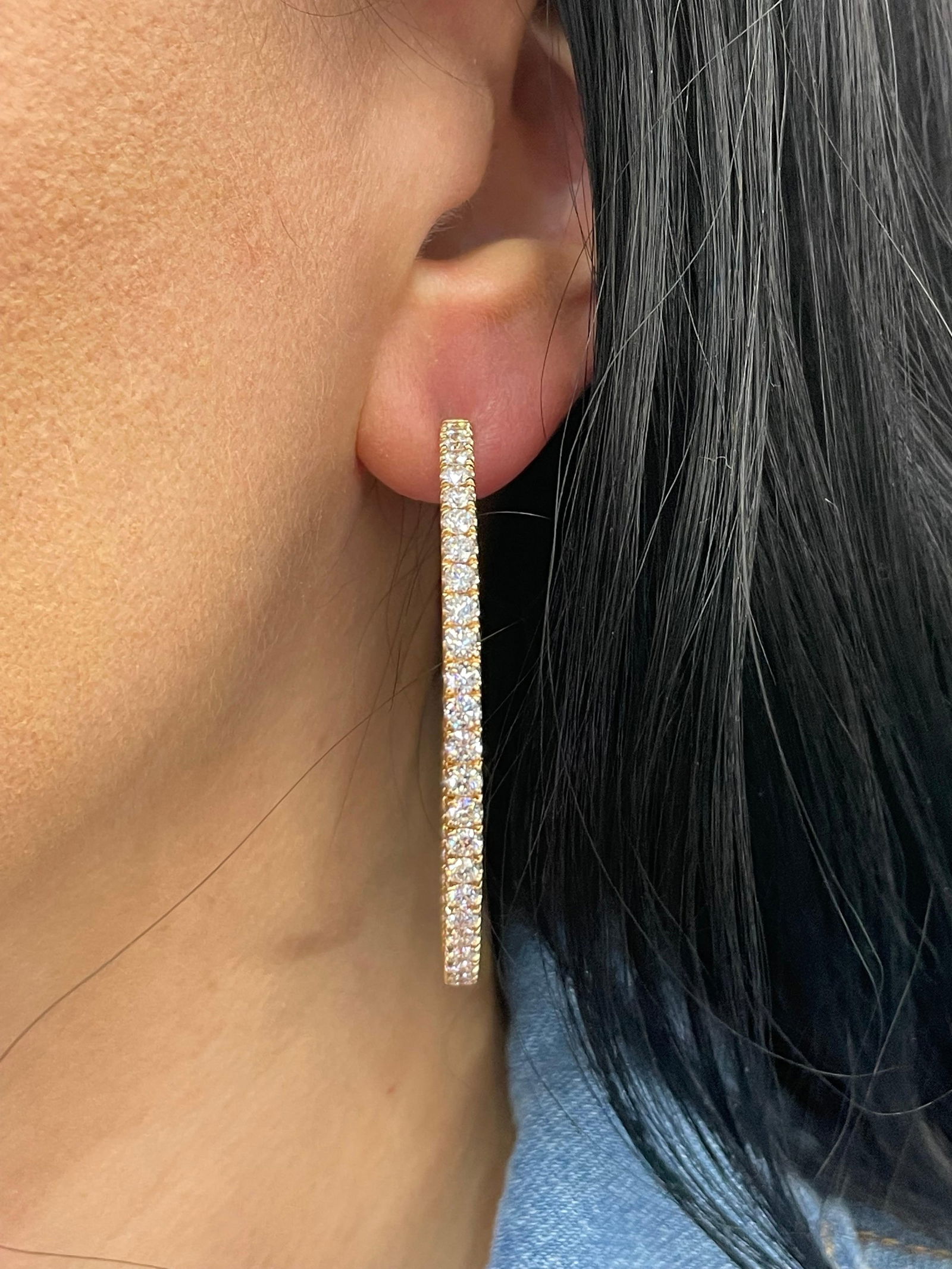 Italian Large Hoop Earrings 5.70 Carats 18 Karat Yellow Gold F VS 1.10" Diameter: Italian Large Hoop Earrings 5.70 Carats 18 Karat Yellow Gold F VS 1.10" Diameter Creator: Crivelli Metal: 18k Gold Yellow Gold Weight: 5.7 g Dimensions: Diameter: 2 in (50.8 mm) Style: Contemporary Pl