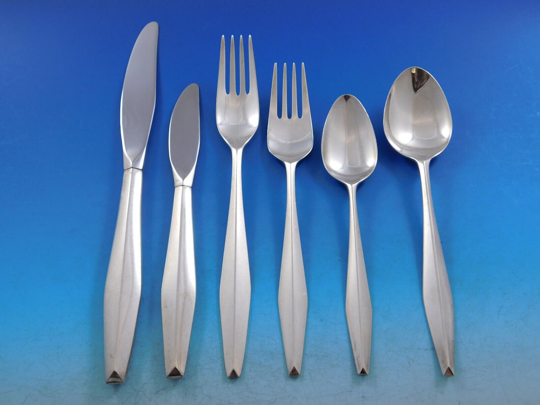 Diamond by Reed and Barton Sterling Silver Flatware Set 76 Pieces Mid-Century Modern: Diamond by Reed and Barton Sterling Silver Flatware Set 76 Pieces Mid-Century Modern This 76-piece flatware set from Reed and Barton features the Diamond pattern, designed by renowned architect Gio Po