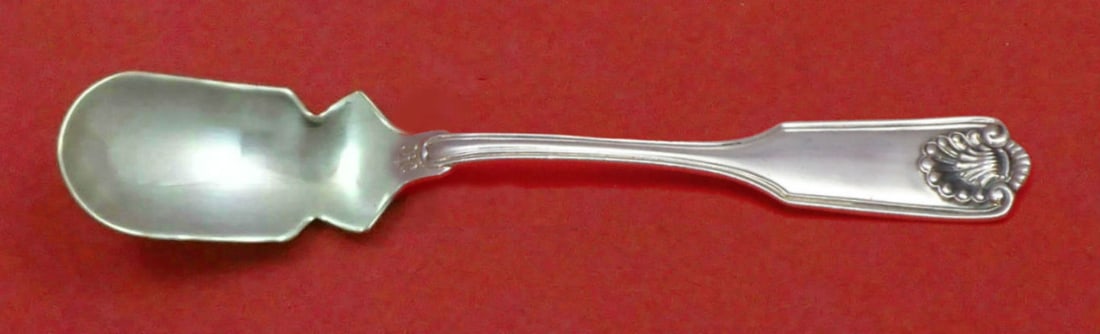 Frank Smith Sterling Silver Fiddle Shell Horseradish Scoop 5.75in: Frank Smith Sterling Silver Fiddle Shell Horseradish Scoop 5.75in This custom-made horseradish scoop features a fiddle shell design by renowned maker Frank Smith. Crafted from sterling silver, it meas