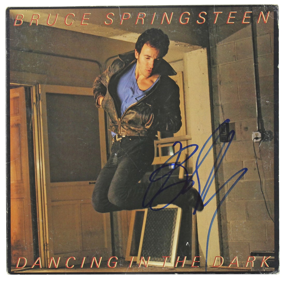 Bruce Springsteen Signed Dancing In The Dark Vinyl Album Cover: Bruce Springsteen Signed Dancing In The Dark Vinyl Album Cover This is an original vinyl album cover of 'Dancing In The Dark' signed by Bruce Springsteen. The autograph is authenticated by Beckett, en