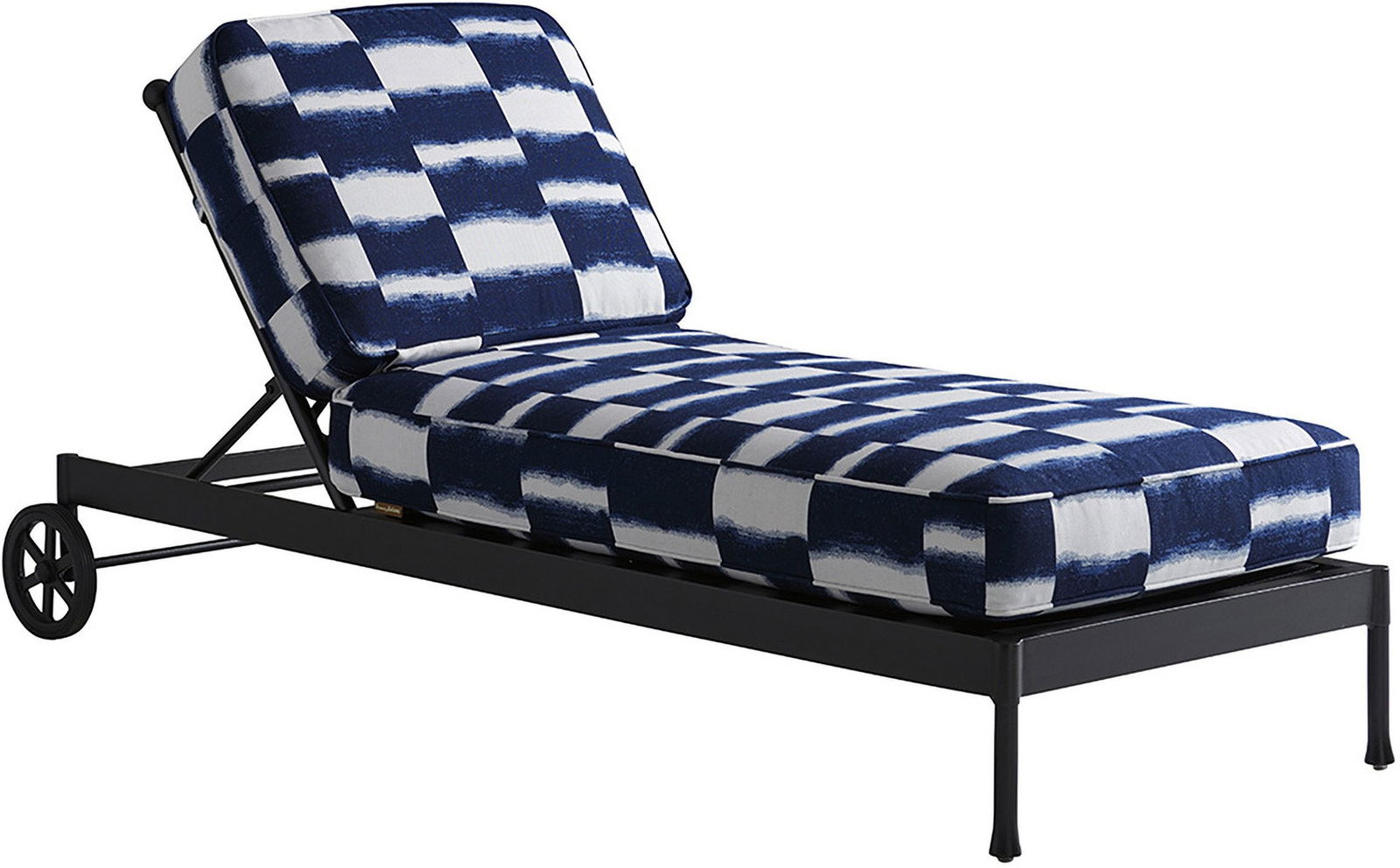 Pavlova Chaise Lounge: Pavlova Chaise Lounge With designs highlighted by sweeping contours and graceful lines, the Pavlova collections offers a fresh interpretation of classic contemporary styling. Aluminum frames feature a