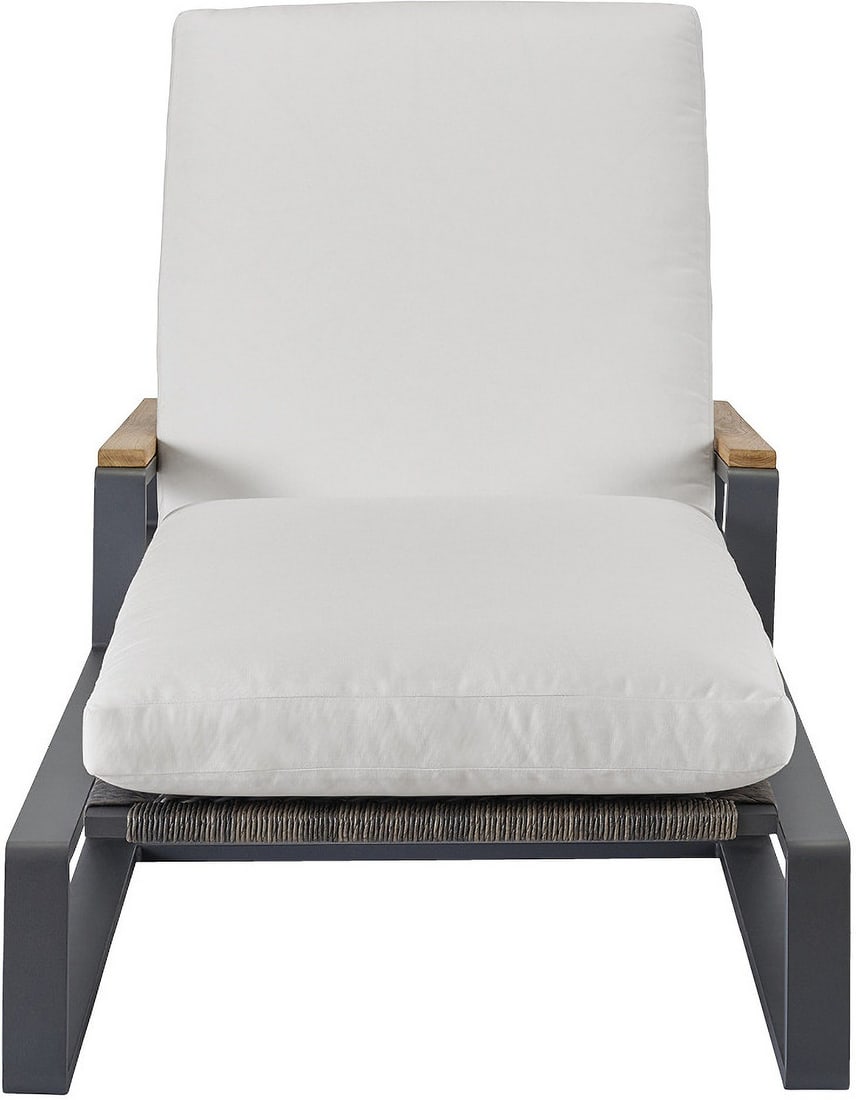 Coastal Living San Clemente Chaise Lounge In Natural: Coastal Living San Clemente Chaise Lounge In Natural Instantly enrich outdoor spaces with the San Clemente Chaise Lounge, the ultimate comfort furnishing which fuses a mix of organic tones and materia