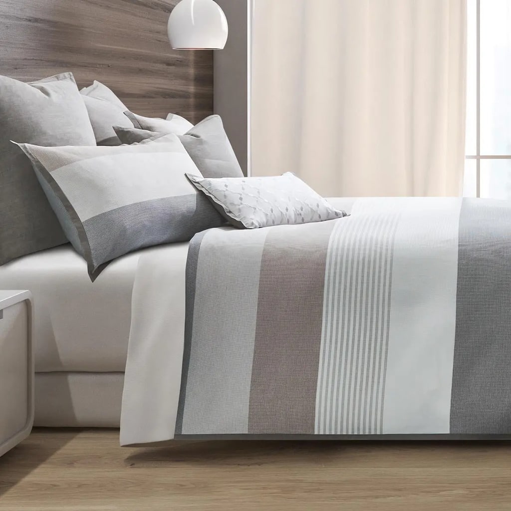 Ultra 7 Piece Queen Duvet Set In Gray: Ultra 7 Piece Queen Duvet Set In Gray With dozens of luxury bedding ensembles, throws and decorative pillows to choose from, you are sure to find something that fits your personality. Stylish patterns