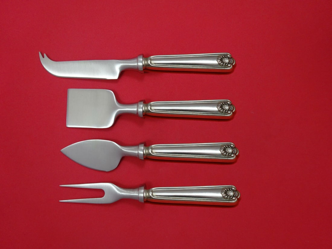Frank Smith Fiddle Shell Sterling Silver Cheese Serving Set 4pc: Frank Smith Fiddle Shell Sterling Silver Cheese Serving Set 4pc This exquisite 4-piece cheese serving set by Frank Smith features a fiddle shell pattern and is crafted from sterling silver with stainl