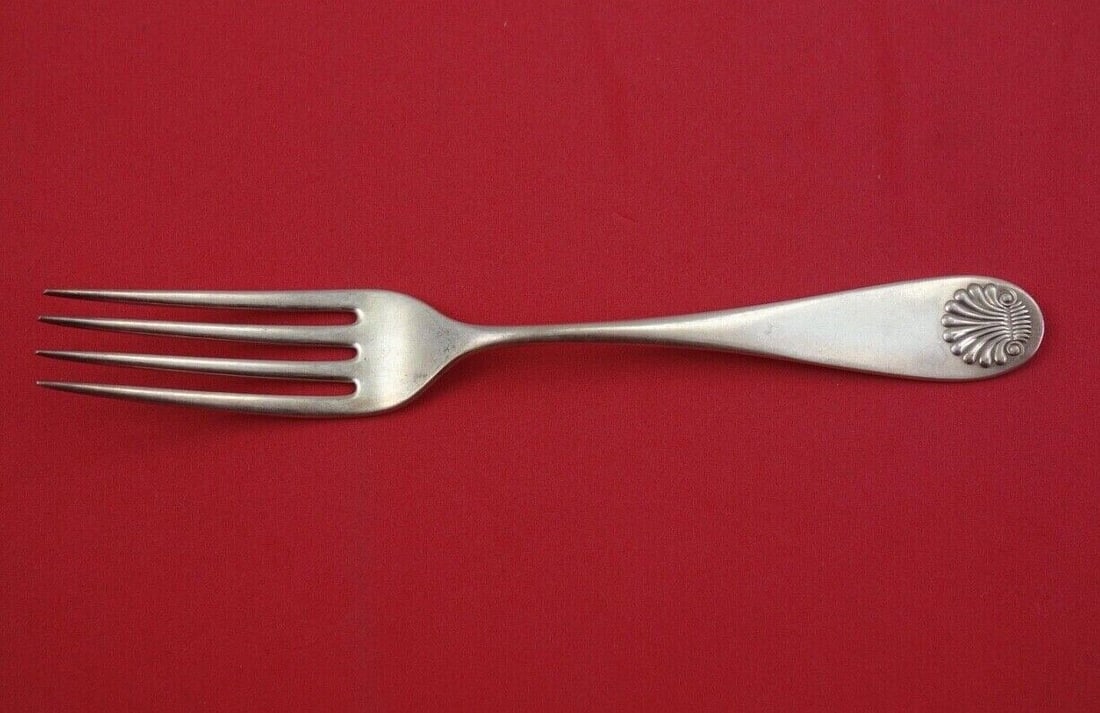 Shell Pattern Sterling Silver Fork by Frank Smith 7 Inches: Shell Pattern Sterling Silver Fork by Frank Smith 7 Inches This exquisite Sterling Silver fork features the Shell pattern, crafted by renowned maker Frank Smith. Measuring 7 inches in length, this pie