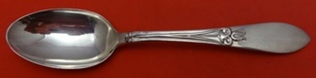 Tulipan Sterling Silver Teaspoon by Frank Smith 6.125in: Tulipan Sterling Silver Teaspoon by Frank Smith 6.125in This Tulipan pattern teaspoon is crafted from sterling silver by Frank Smith. With a length of 6.125 inches, it is un-monogrammed and designed f
