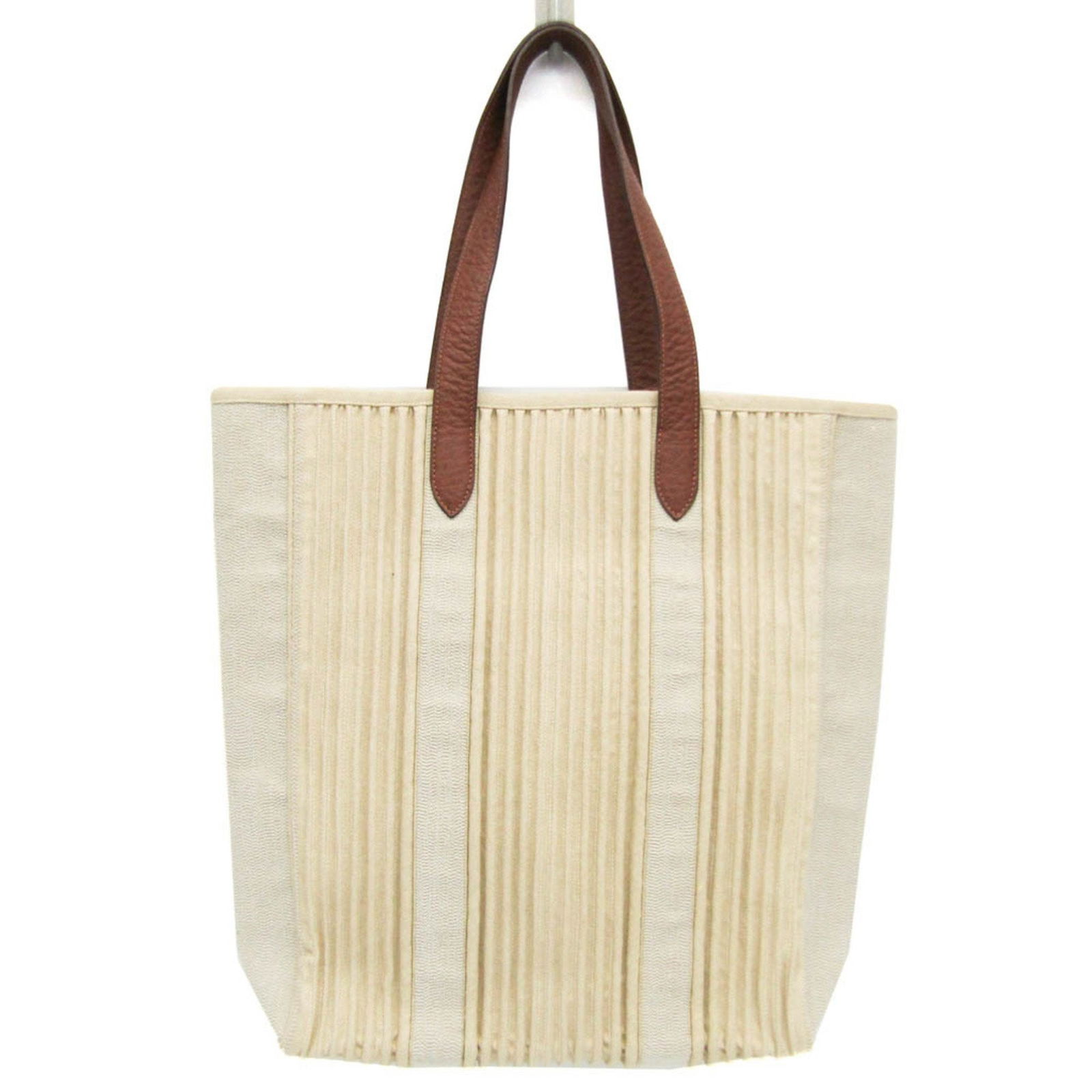 Hermes Cabas Calicut Leather Cotton Tote Bag Cream Light Gray 2008: Hermes Cabas Calicut Leather Cotton Tote Bag Cream Light Gray 2008 This Hermes Cabas Calicut tote bag is crafted from a blend of leather and cotton, featuring a cream and light gray color. Designed fo