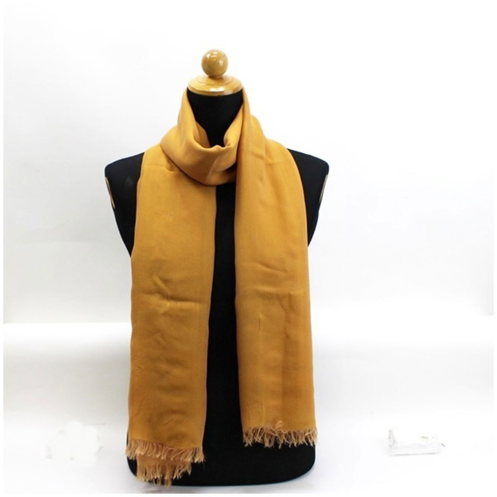 Hermes Large Silk Scarf Muffler Shawl in Beige Brown for Women: Hermes Large Silk Scarf Muffler Shawl in Beige Brown for Women Elevate your accessory collection with this Hermes large scarf muffler shawl, featuring a beautiful beige and brown color palette. Made f