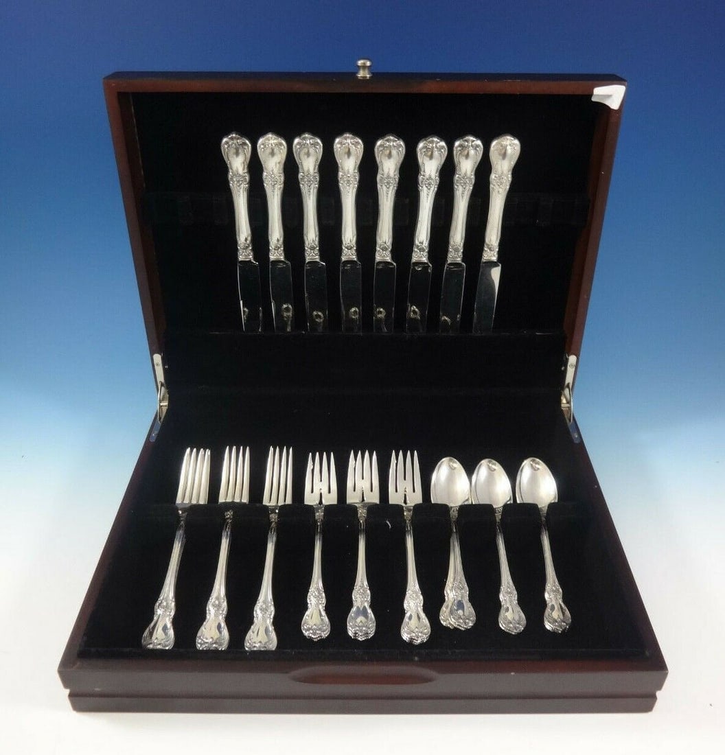 Towle Old Master Sterling Silver Flatware Set for 8 with Storage Chest 32 Pieces: Towle Old Master Sterling Silver Flatware Set for 8 with Storage Chest 32 Pieces Old Master Towle by Sterling Silver Flatware Set for 8 Service 32 Pieces. This exquisite flatware set, made by Towle, f