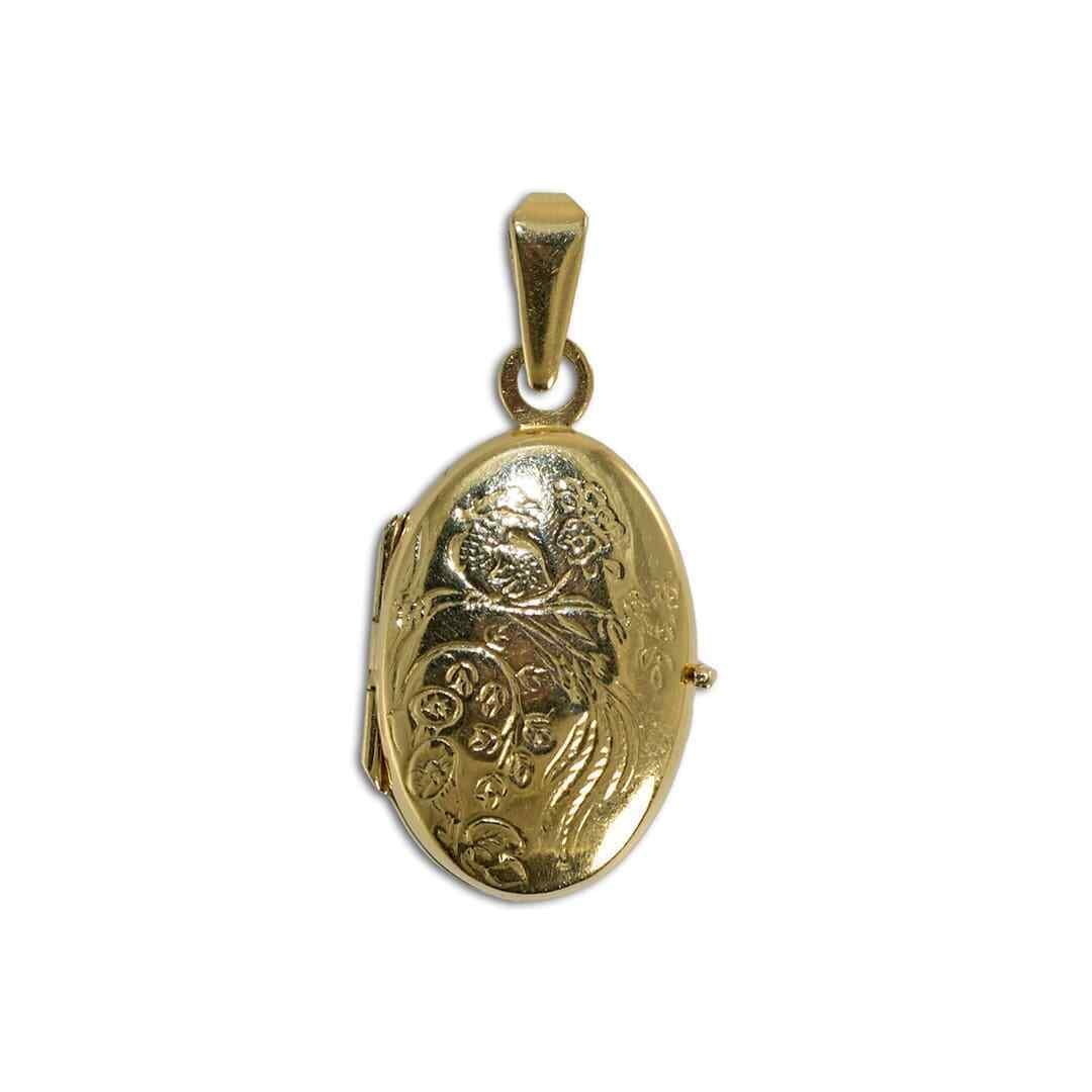 Elegant 14K Yellow Gold Locket Pendant with Peacock Design 5.9g: Elegant 14K Yellow Gold Locket Pendant with Peacock Design 5.9g This elegant 14K Yellow Gold Locket Pendant weighs 5.9 grams and features a classic design, making it a perfect gift for Christmas. The 